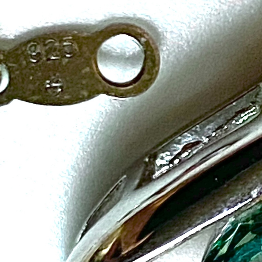 “Brilliant Facets” Sterling Silver Heart Shaped Necklace - Picture 5 of 6